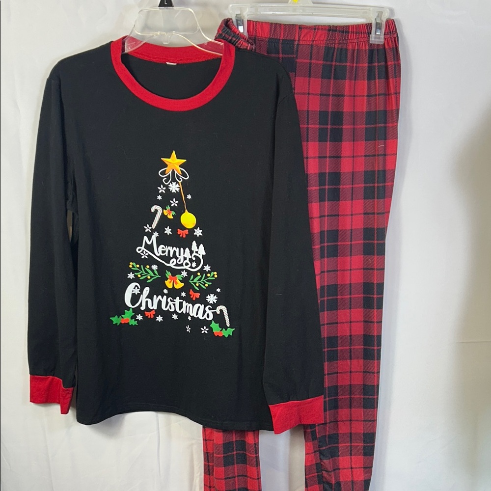 Christmas Holiday Black and Red Men’s Pajama Set Size Medium New